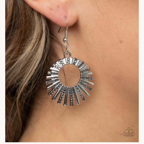 Rebel Resplendence - silver  earrings NWT - Picture 2 of 3